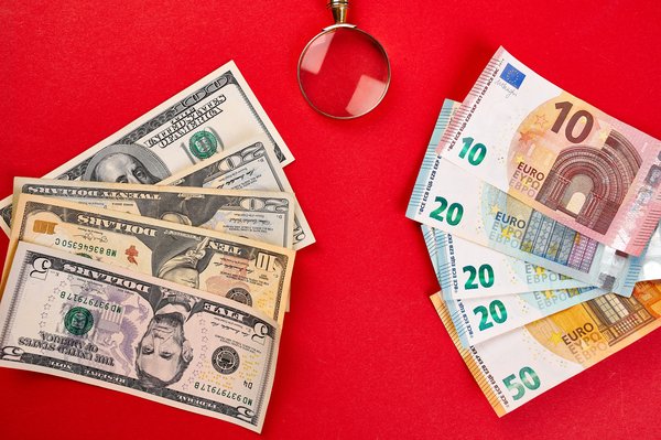 Convertir monnaie : découvrez les taux de change de 2025