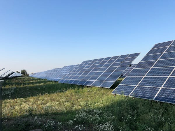 Panneau solaire photovoltaïque : votre solution d'énergie durable